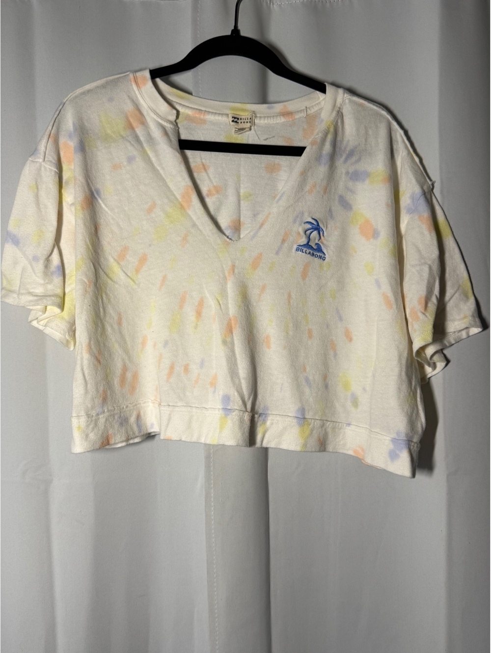 Billabong Women's Cropped Tie-Dye T-Shirt with cut V-Neck - VSCO Coconut Surf